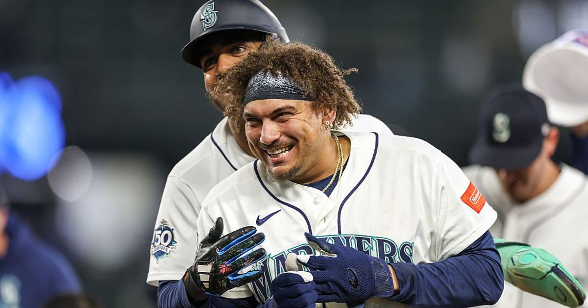 Josh Naylor delivers walk-off single as Seattle Mariners beat Athletics 5-4