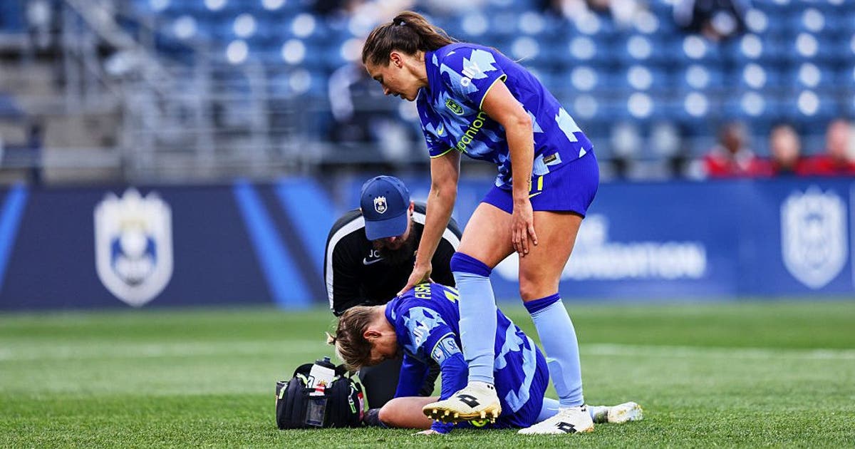 Jess Fishlock leaves with injury as Seattle Reign lose 3-0 to Royals