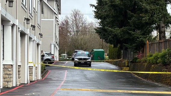 Everett, WA home invasion leaves two stabbed, both in critical condition