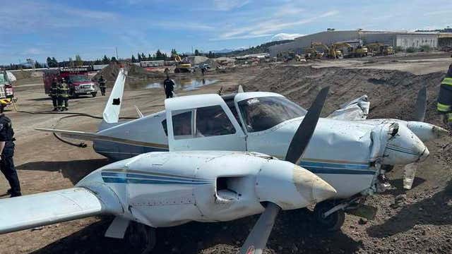 Small plane loses engine, makes emergency landing at Auburn, WA construction site