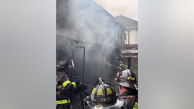 Cigarette starts Lynnwood, WA townhome fire that left 13 people displaced