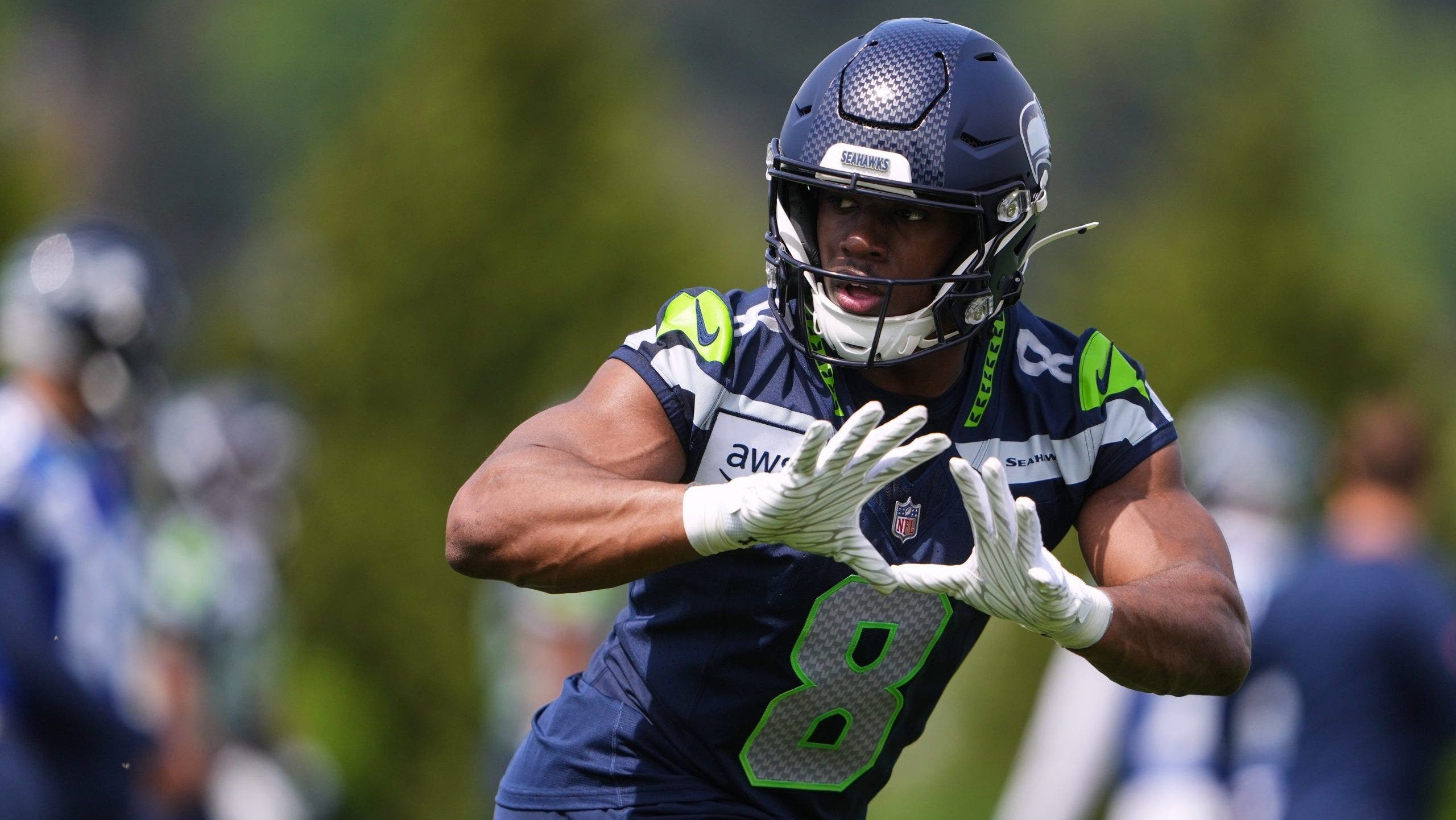 Seattle Seahawks sign first-round running back Jadarian Price to round out draft class