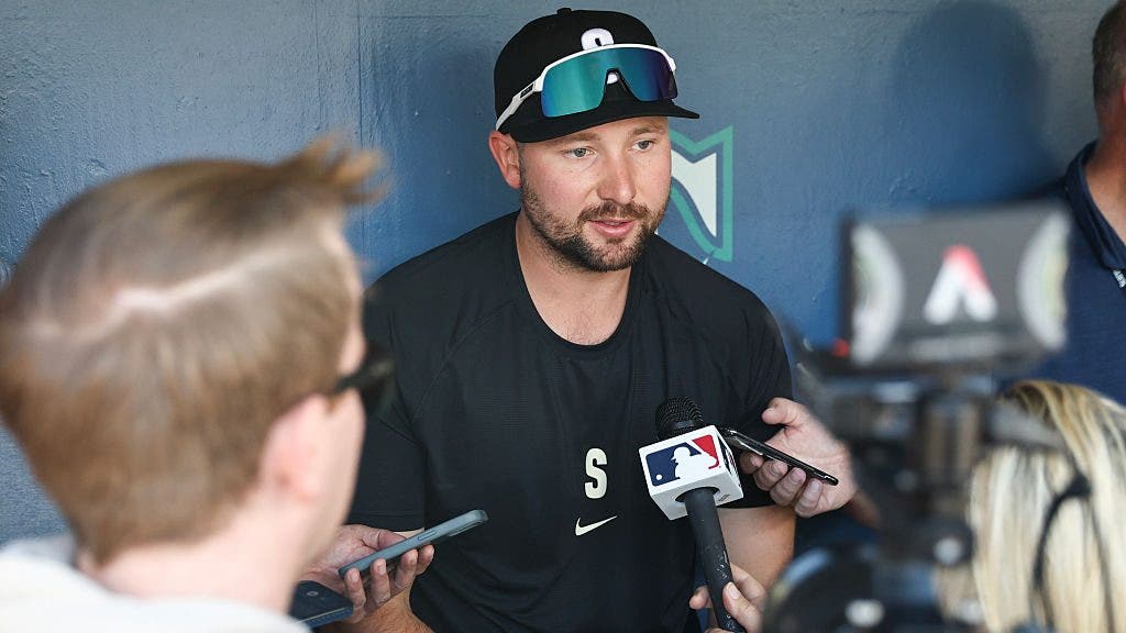 Cal Raleigh misses second game for Seattle Mariners with a sore right side