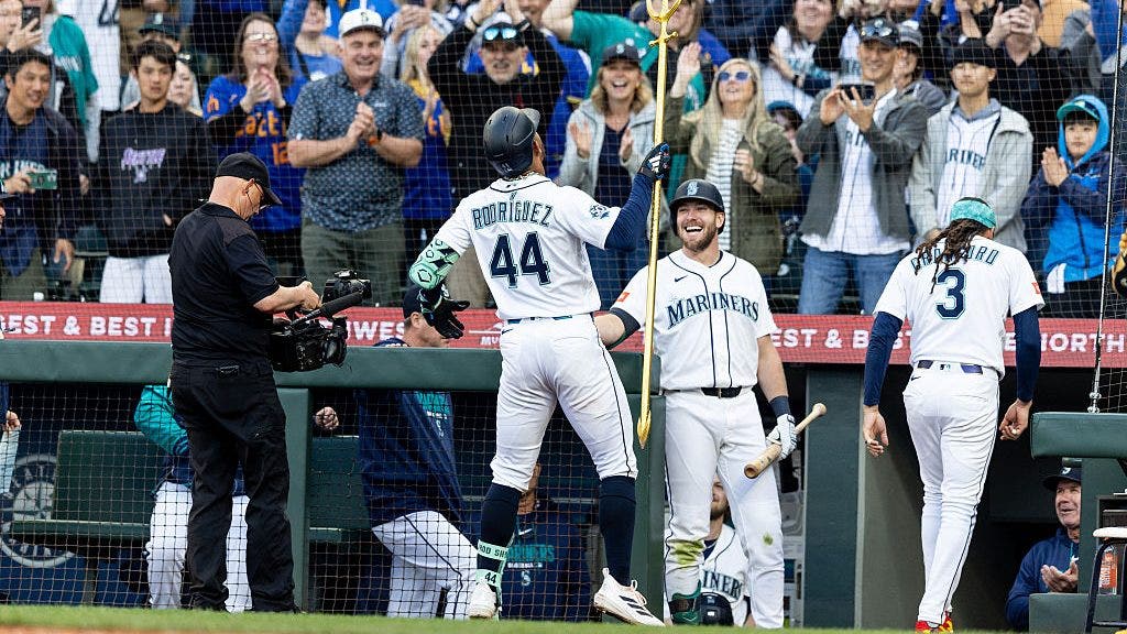 Seattle Mariners hit four homers, Bryan Woo shines in 5-1 win over Diamondbacks