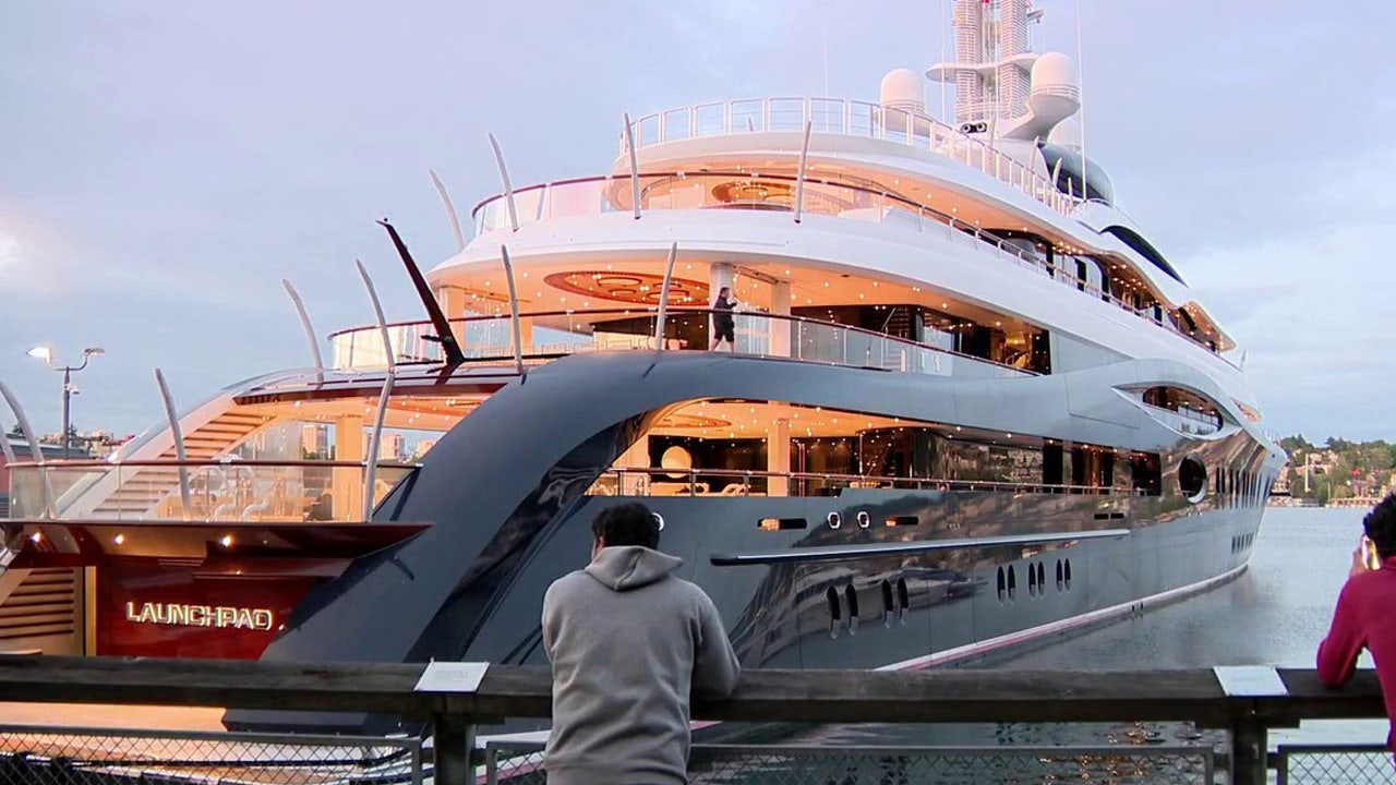 Mark Zuckerberg yacht docks in Seattle's Lake Union amid 1,400 Meta layoffs