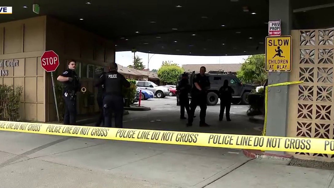 Seattle police respond to Georgetown standoff with barricaded suspect