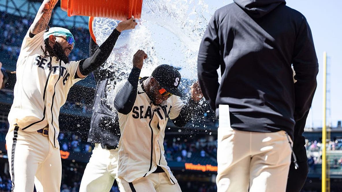 Victor Robles walk-off infield single gives Seattle Mariners 3-2 win, sweep of Diamondbacks