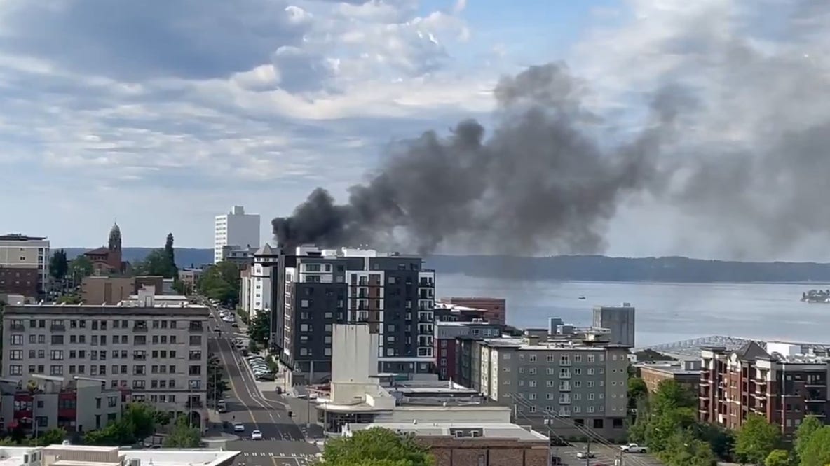 Tacoma firefighters quickly put out rooftop fire at Temple Theatre