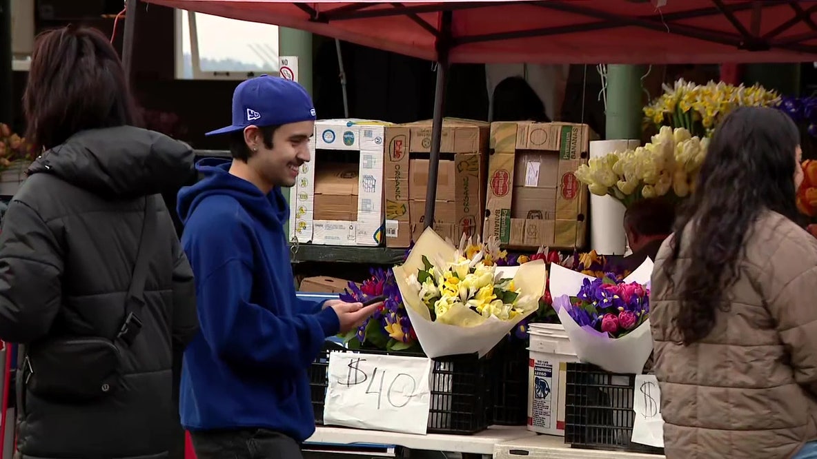 How to get in on Seattle's Mother's Day tradition at Pike Place Market