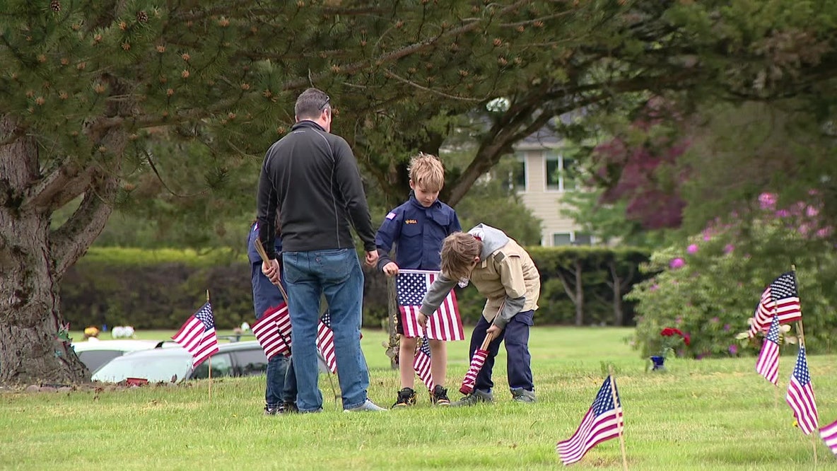 WA volunteers, veterans honor fallen service members in Lynnwood