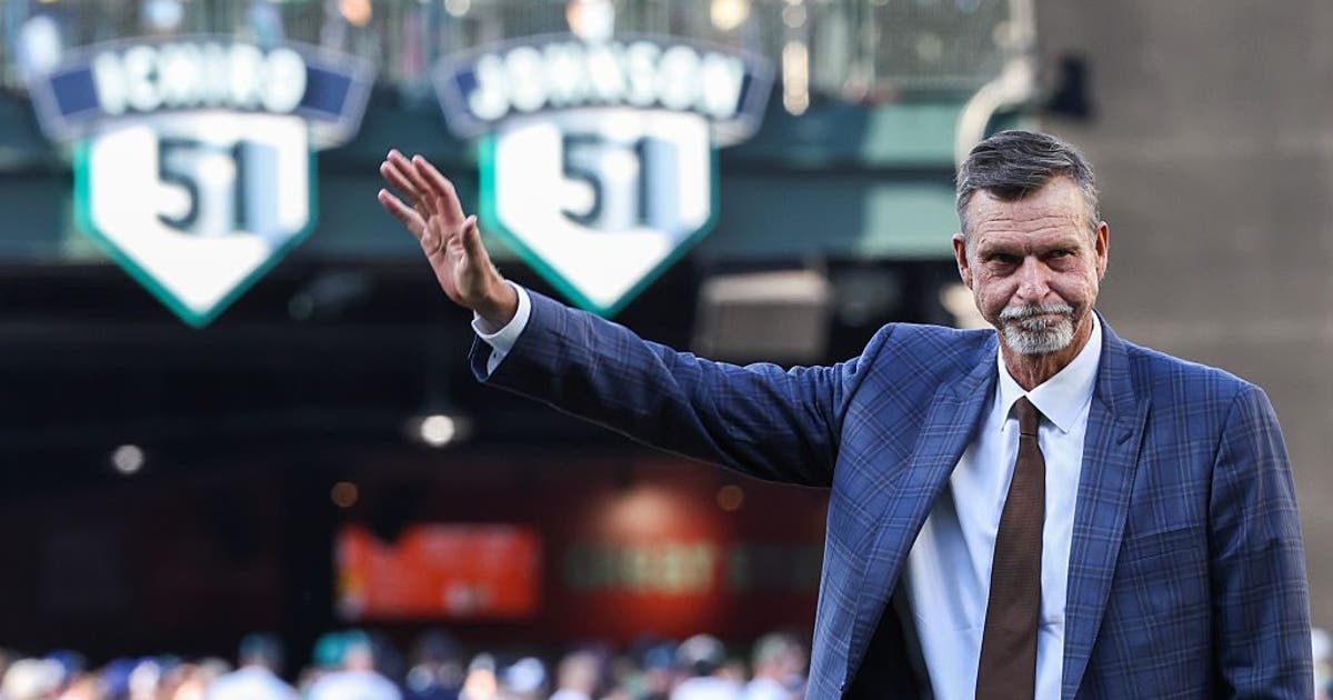 Seattle Mariners retire Randy Johnson's No. 51, announce plans for statue in 2027