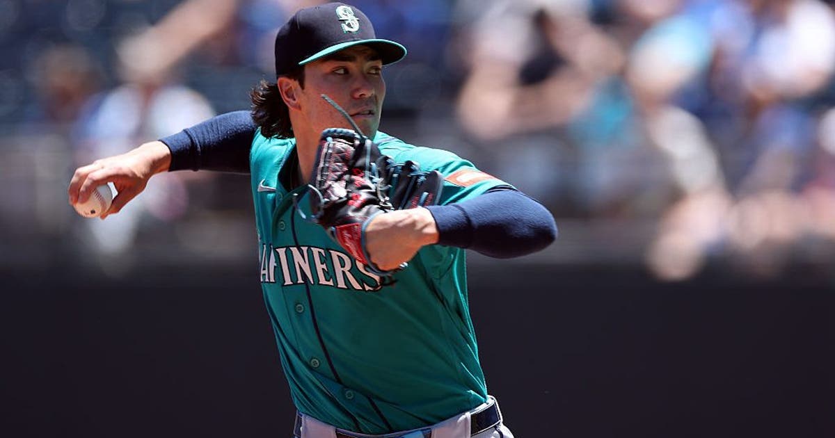Royals pounce on errors as Seattle Mariners lose 8-6
