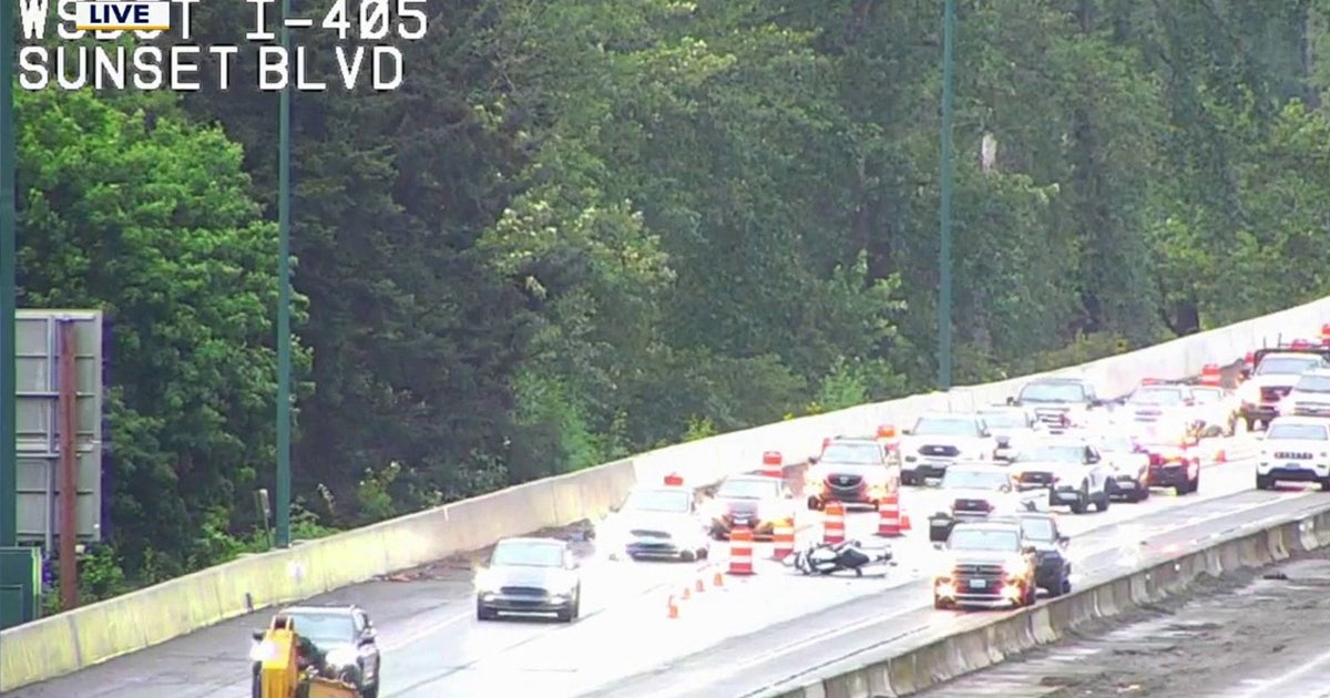 I-405 Renton hit-and-run: Lanes close for motorcycle crash | FOX 13 Seattle