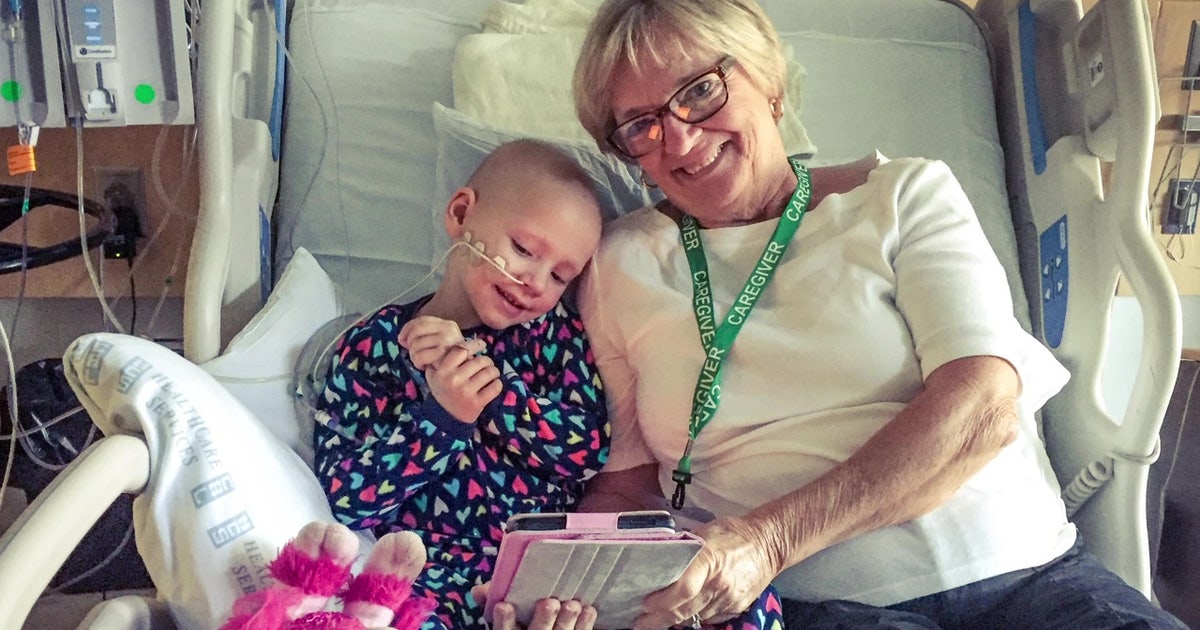 ‘Still in the trenches': Cancer moms donate blood to support families