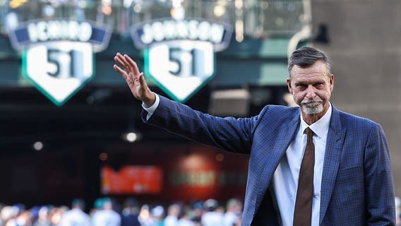 Seattle Mariners retire Randy Johnson's No. 51, announce plans for statue in 2027