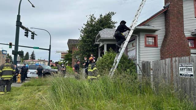 Everett, WA trespassing suspect jumps down smoking chimney to evade police