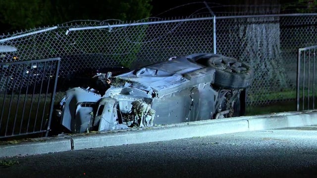 Police pursuit ends in crash at Boeing plant in Everett, WA