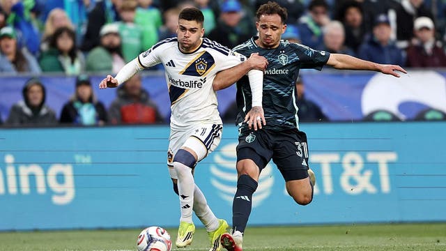 Seattle Sounders unbeaten streak snapped in 2-0 loss to LA Galaxy