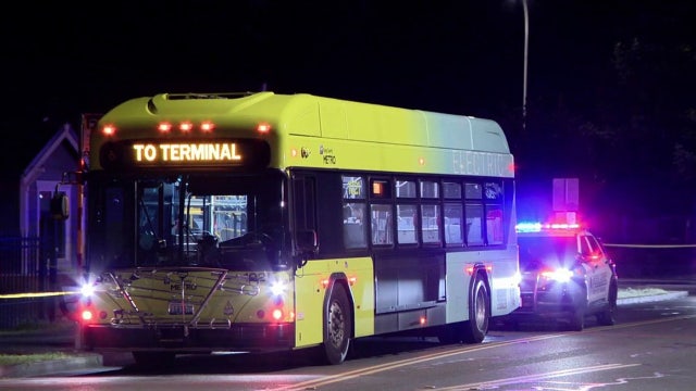 WA teen shot on Metro bus in Auburn area, police search for suspects