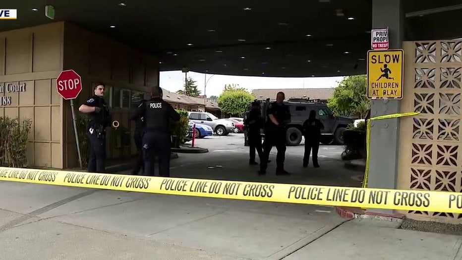 eattle Police Respond to Georgetown Standoff With Barricaded Suspect