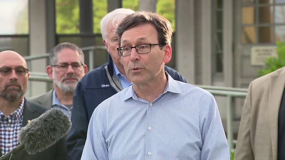 Washington Leaders On Longview Implosion
