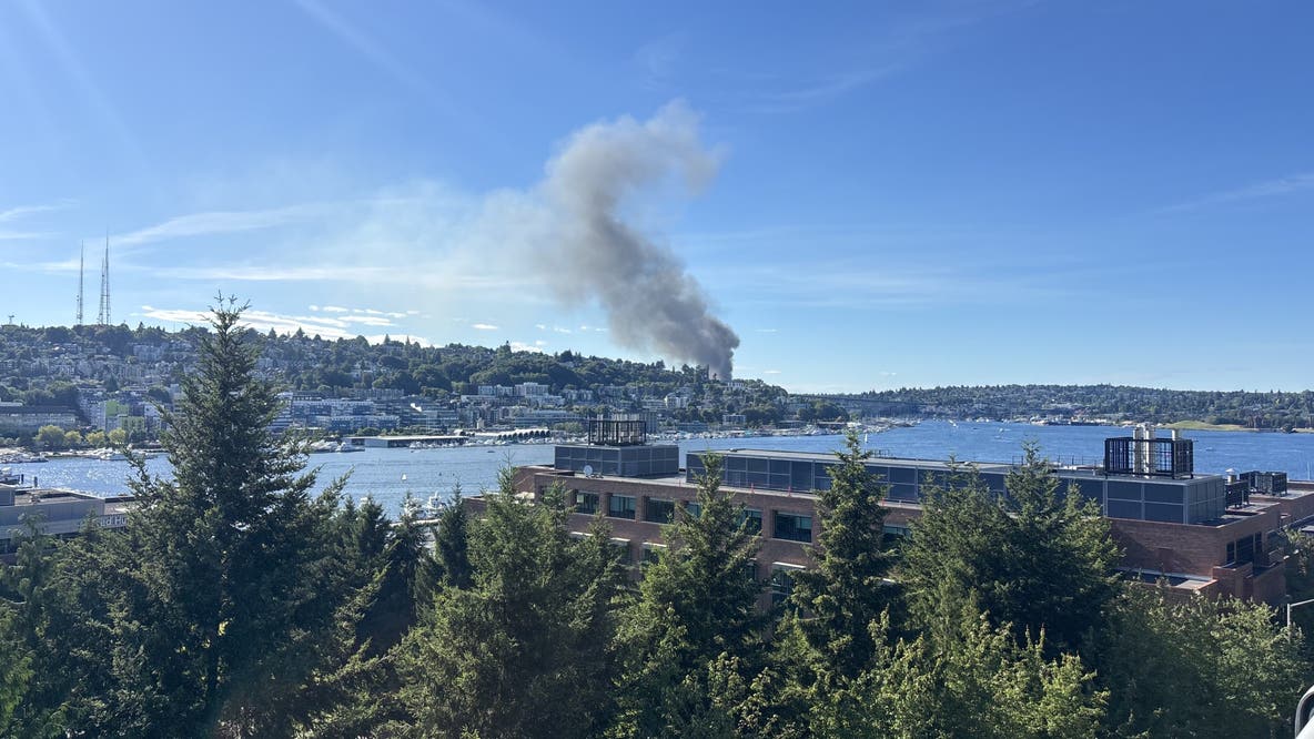 Crews respond to large commercial building fire in Seattle