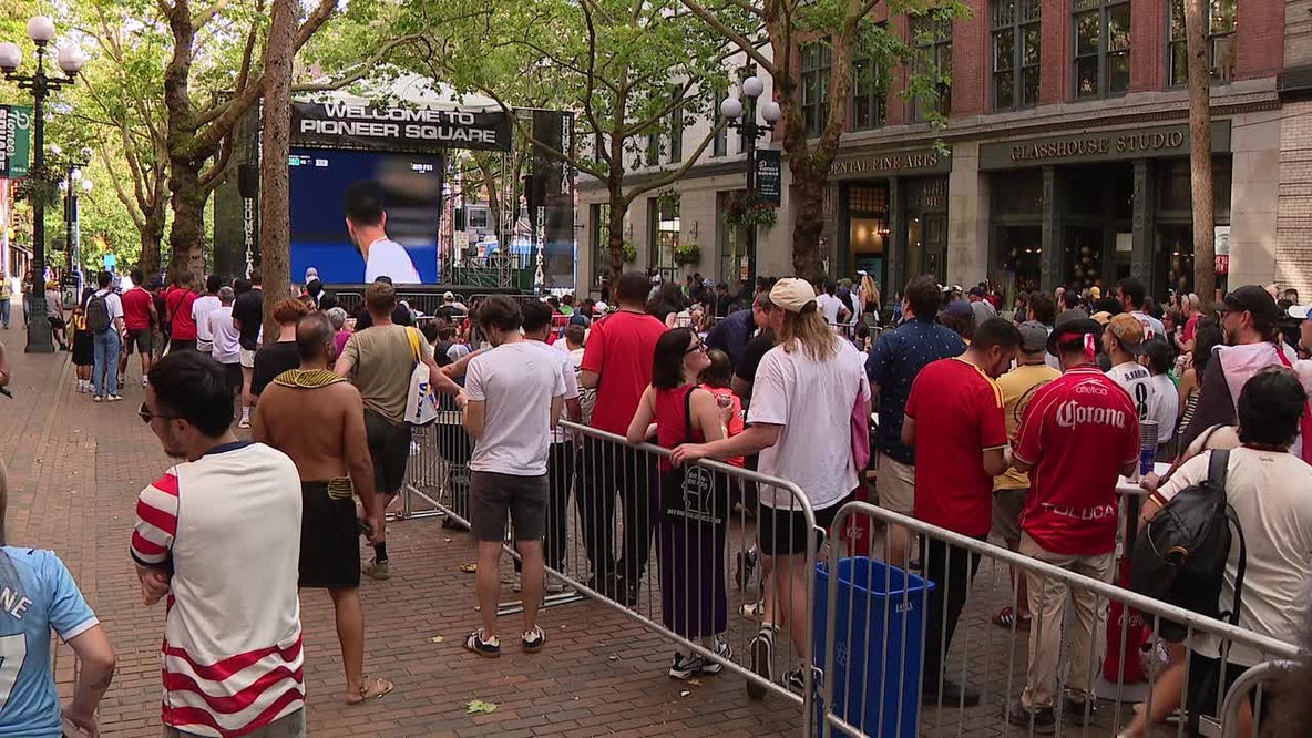 Seattle soccer fans find ways to beat the heat during FIFA World Cup match