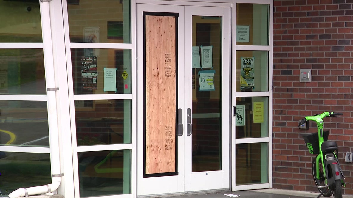 Shooters hit 15-year-old at Seattle community center