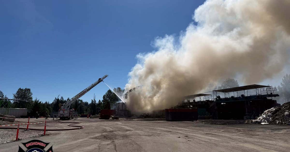 Fire damages Woodinville recycling facility structure