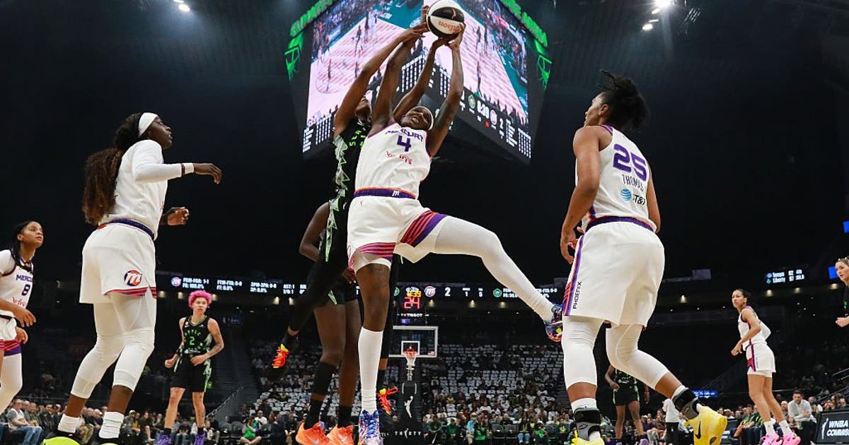 Seattle Storm lose fourth straight, 72-68, as Natasha Mack scores 18 for Mercury