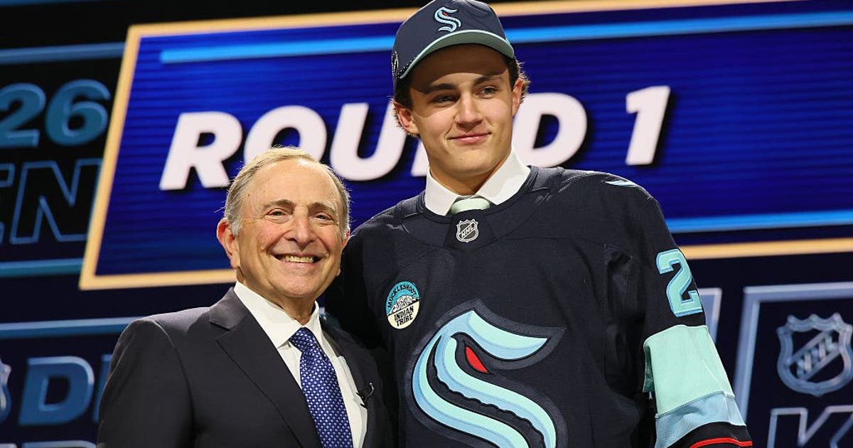 Seattle Kraken select Chase Reid No. 7 overall