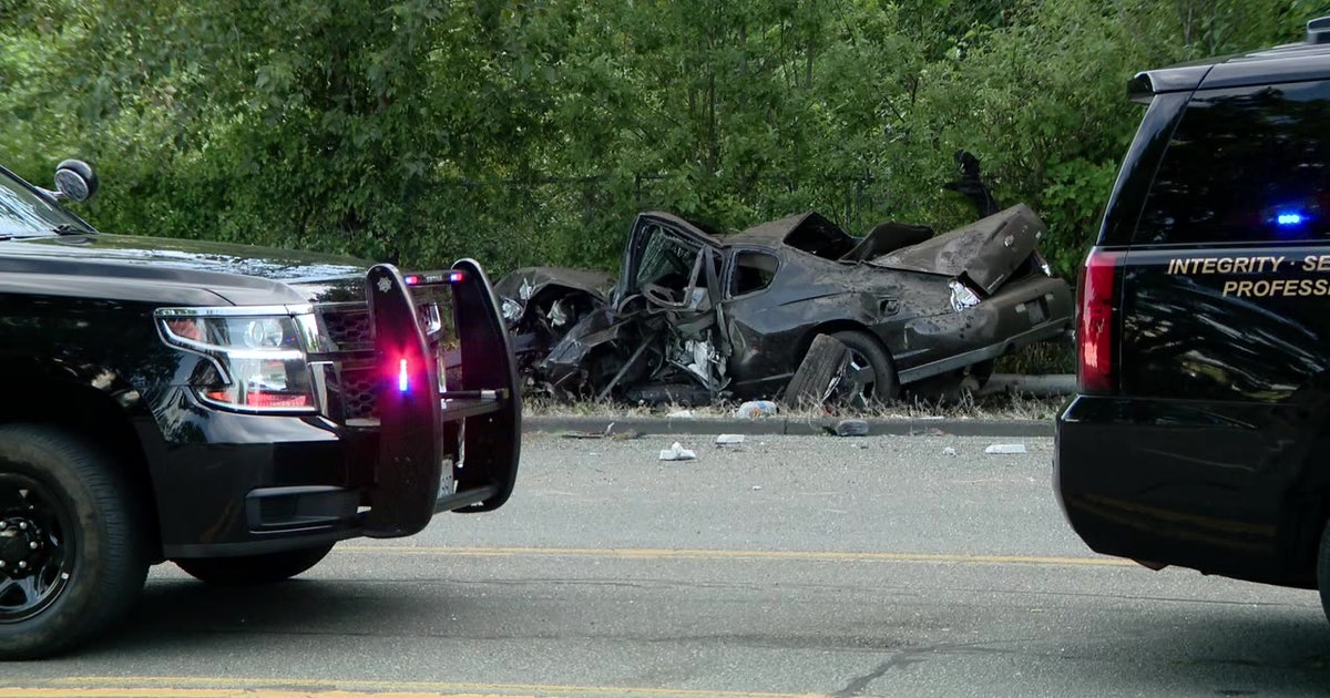 Man killed in rollover crash in Renton | FOX 13 Seattle