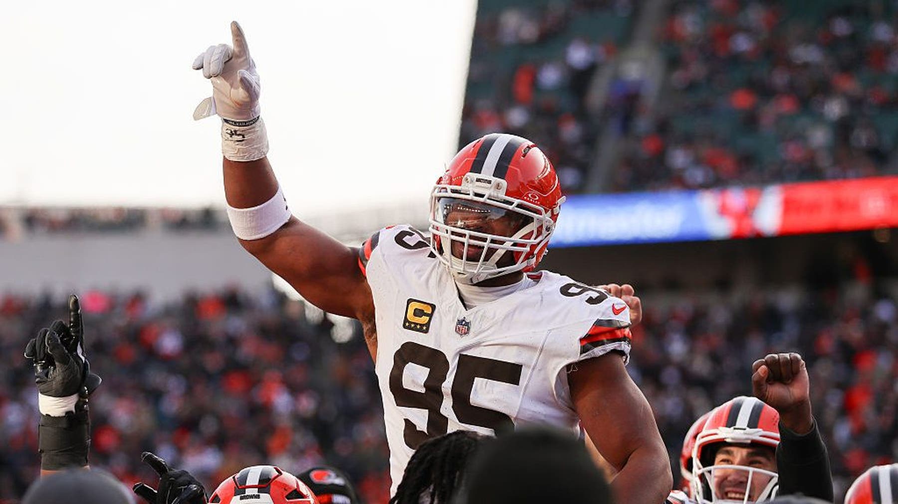 Los Angeles Rams acquire Myles Garrett from Cleveland Browns in blockbuster deal