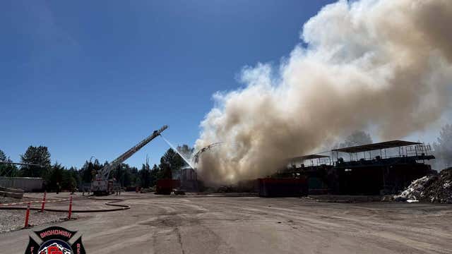 Fire damages Woodinville, WA recycling facility structure