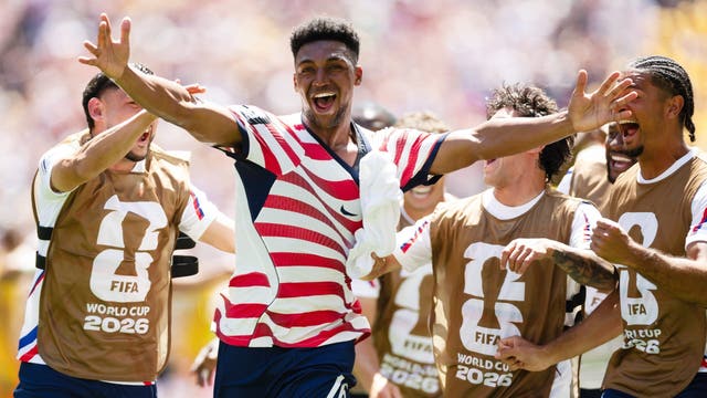 United States beats Australia 2-0 to advance to World Cup knockout round