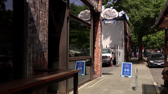Seattle's The Walrus and the Carpenter reopens after strike