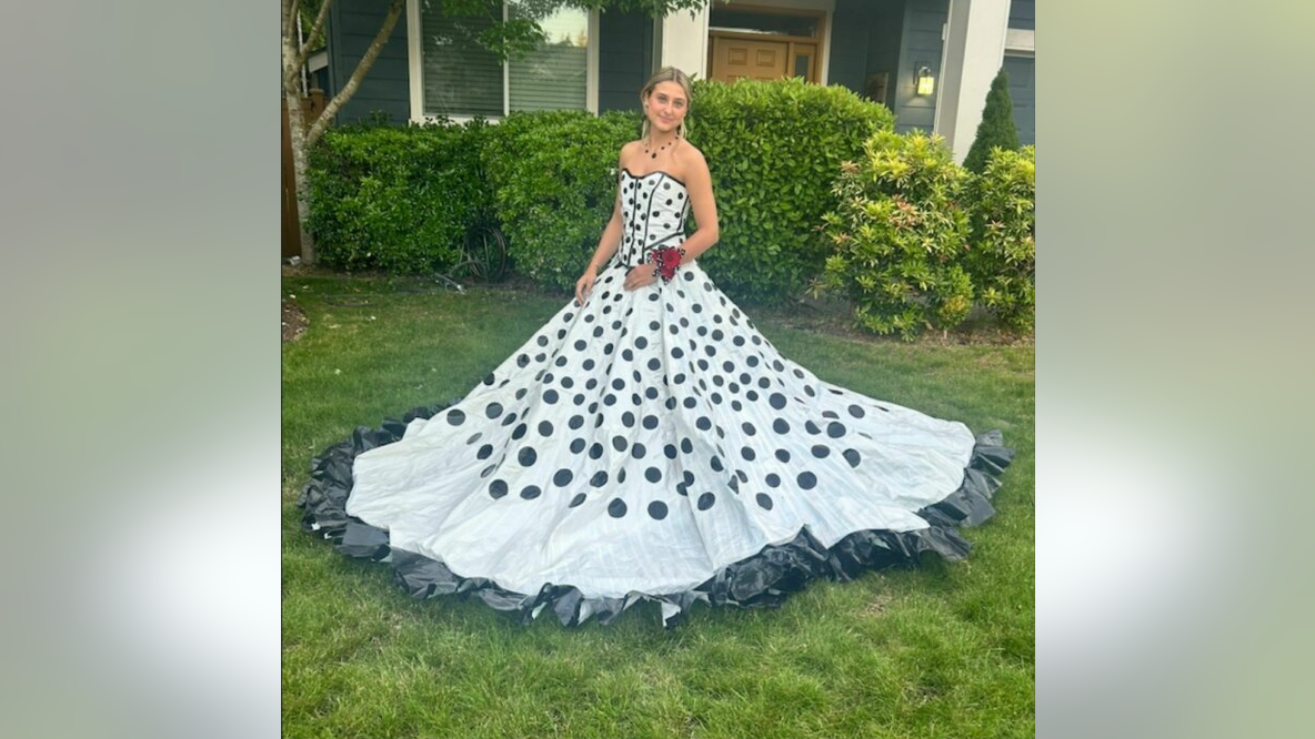 Poulsbo, WA teen wins $2k scholarship in duct tape dress contest
