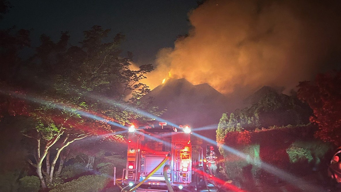 House fire on Mercer Island, WA draws emergency response
