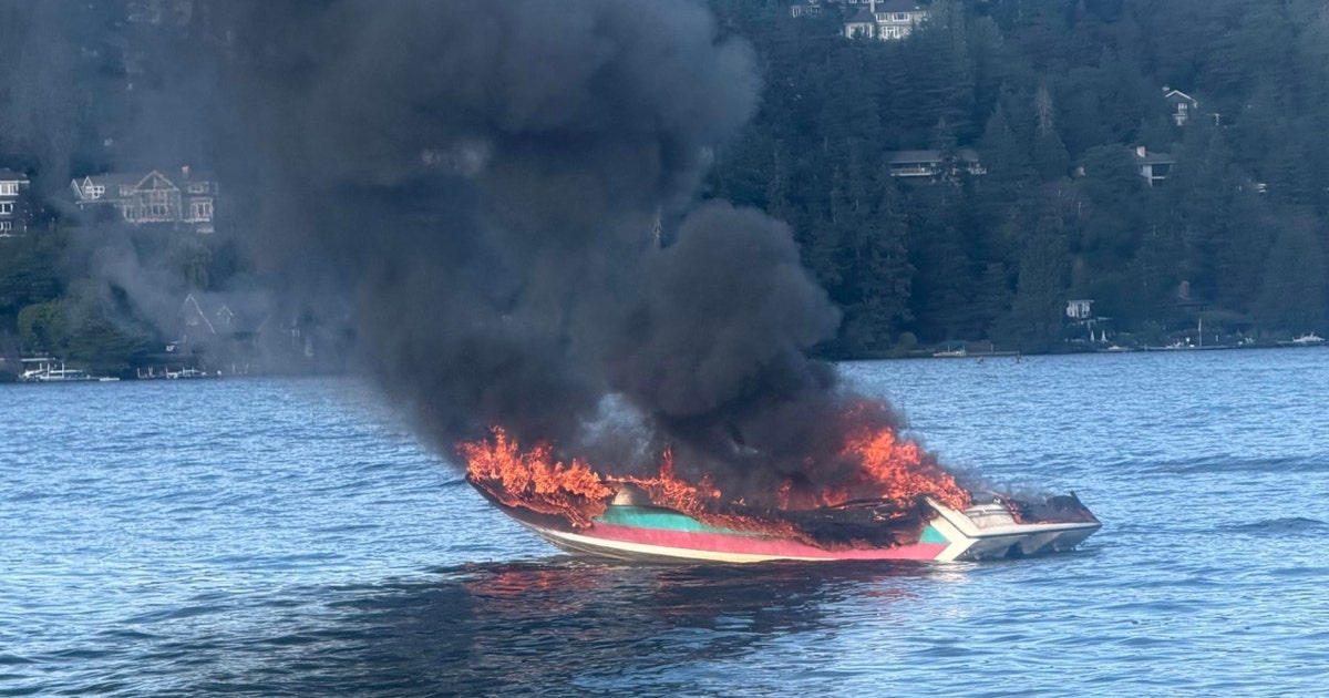 Mercer Island boat goes up in flames in Lake Washington