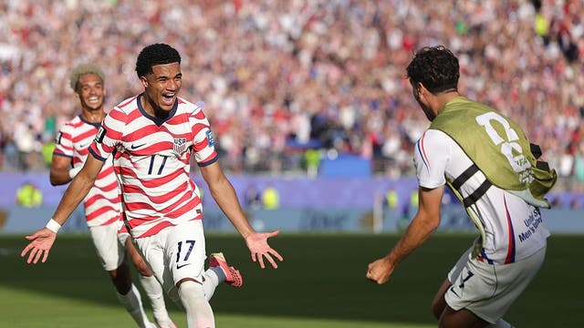 U.S. beats Bosnia-Herzegovina 2-0 to advance to Round of 16