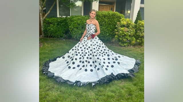 Poulsbo, WA teen wins $2k scholarship in duct tape dress contest