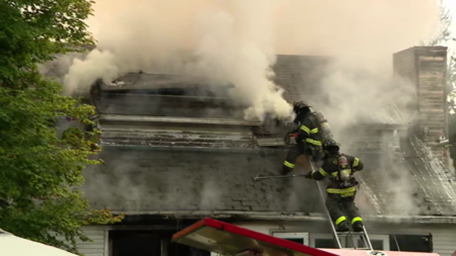 1 dead after deck fire spreads through northeast Seattle home