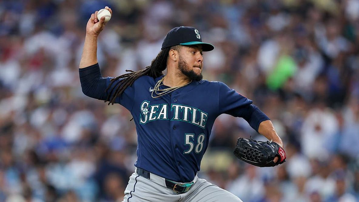 Seattle Mariners trade Luis Castillo to White Sox for Seranthony Domínguez, Nolan Jones