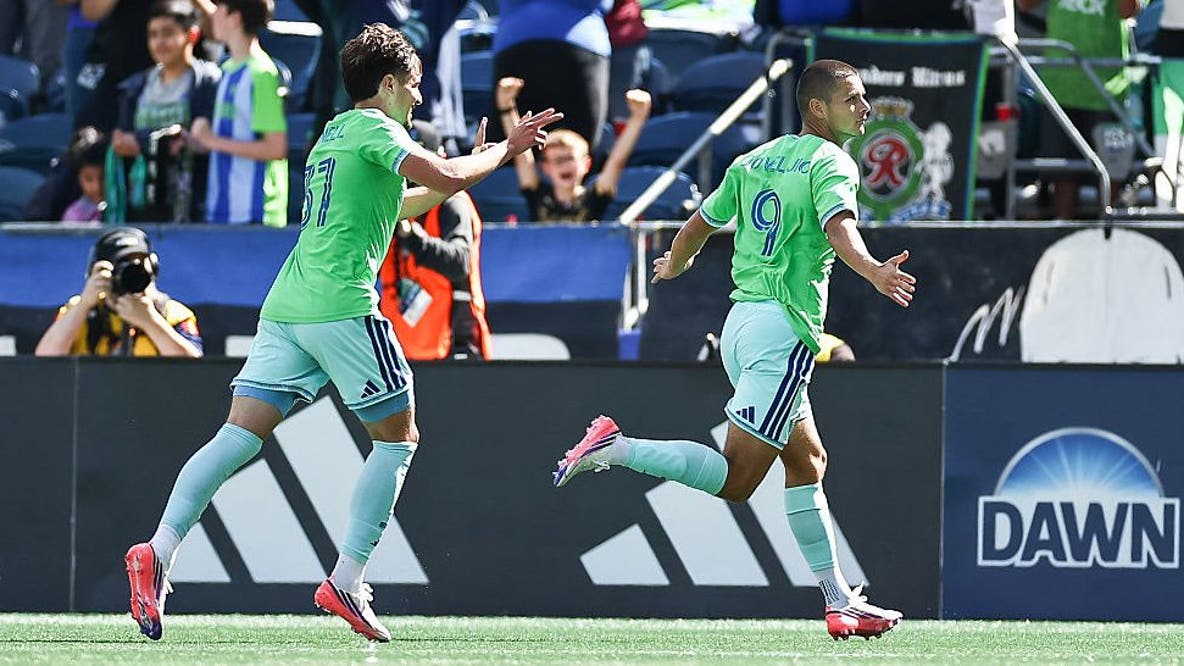 Dejan Joveljić scores two goals in debut, but Fire salvage 2-2 draw with Seattle Sounders