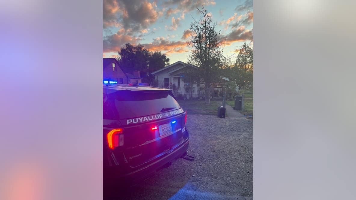 Suspect blows himself up during Sumner, WA standoff, 4 officers sent to hospital
