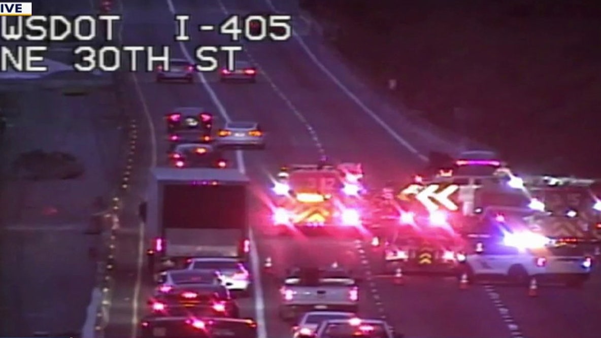 Crash blocks lanes on northbound I-405 between Renton and Bellevue, WA