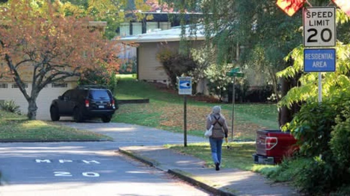 Bellevue, WA, begins placing new speed limit signs on local streets