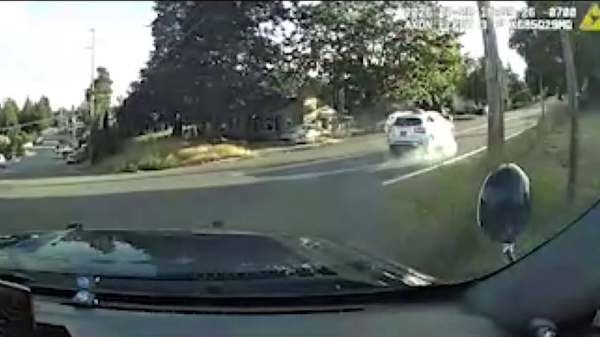Stolen Mercedes chase through SeaTac and Tukwila, WA caught on video