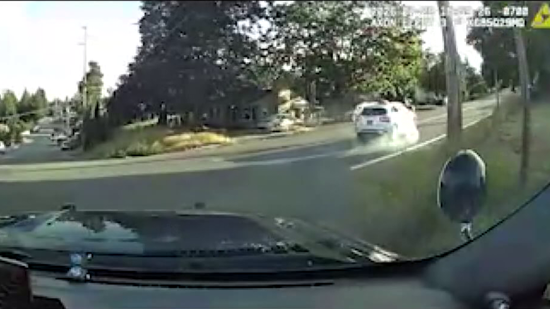 Stolen Mercedes chase through SeaTac and Tukwila, WA caught on video