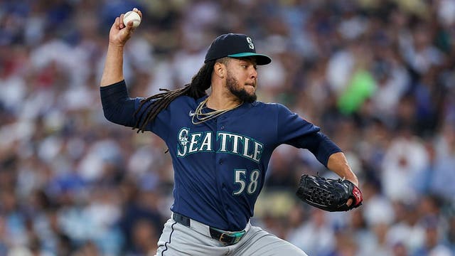 Seattle Mariners trade Luis Castillo to White Sox for Seranthony Domínguez, Nolan Jones